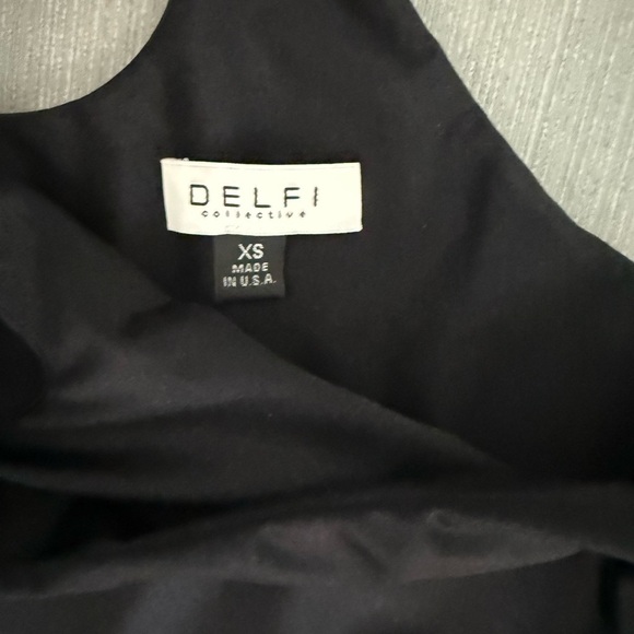 Delfi Collective Elegant Black One-Shoulder Dress - Picture 5 of 5